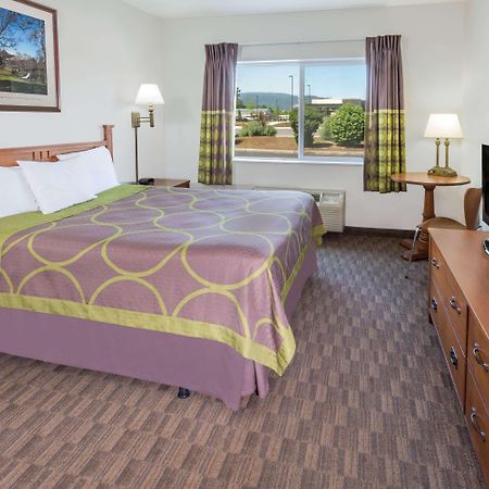 Super 8 By Wyndham Central Pt Medford Central Point Εξωτερικό φωτογραφία